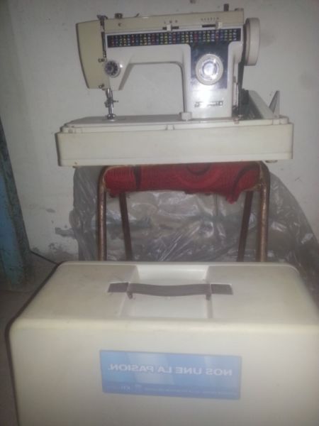 maquina de coser antigua