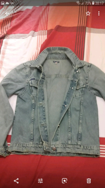 Campera de jeans, Gell