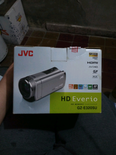 Vendo Videocámara JVC HD Everio Impecable