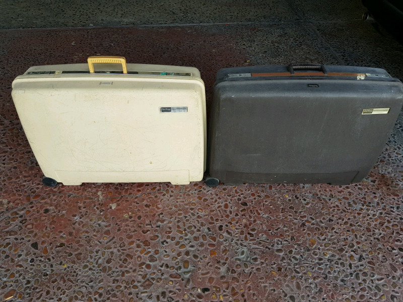 Antigua valijas rígidas igual para guardar cosas