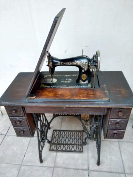 MAQUINA DE COSER ANTIGUA SINGER