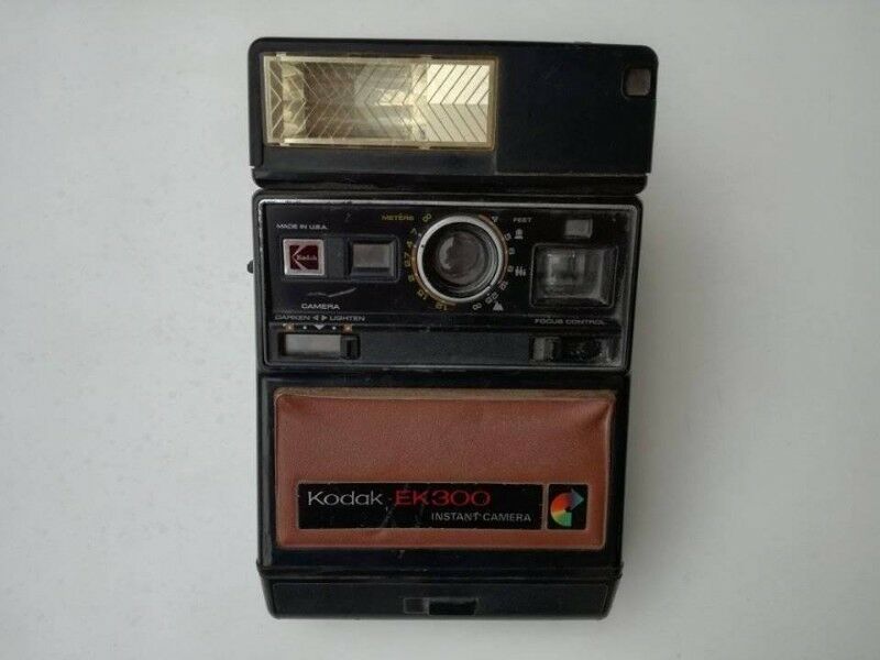 Se vende camara de fotos antigua KODAK EK300.