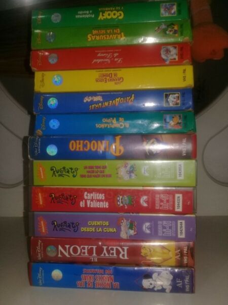 Vendo peliculas de disney