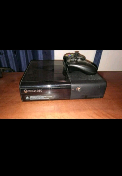 Xbox 360 Ultra Slim 500gb + 1 joystick + Todos los juegos de