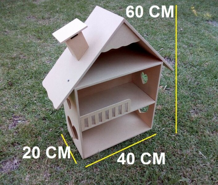 Casita de muñecas con balconcito y chimenea (NUEVA)