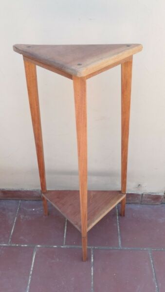 PEDESTAL ANTIGUO DE MADERA