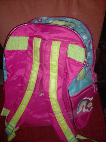 VENDO MOCHILA NENA