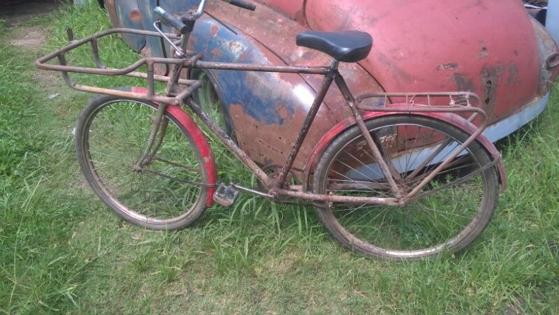 Antigua bicicleta de reparto
