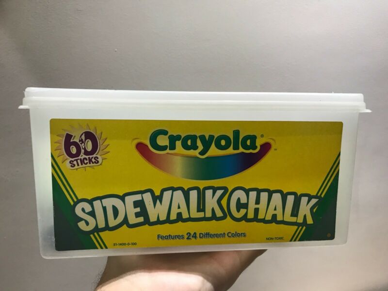 Caja con tizas de Crayola