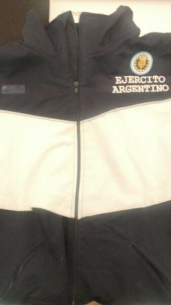 Campera y remera Ejercito Argentino