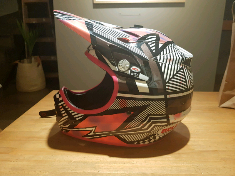 Casco bell moto 8