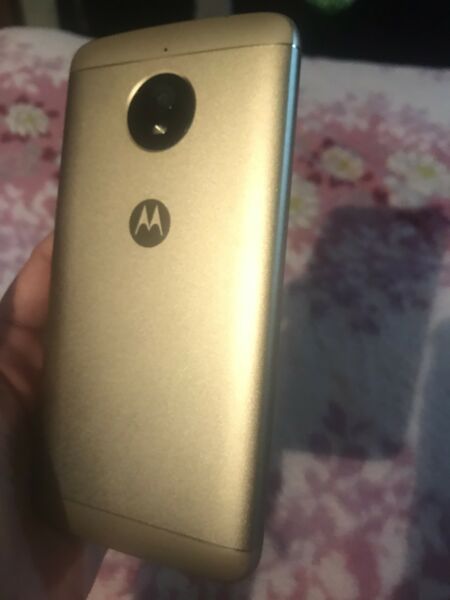 Moto e 4 plus