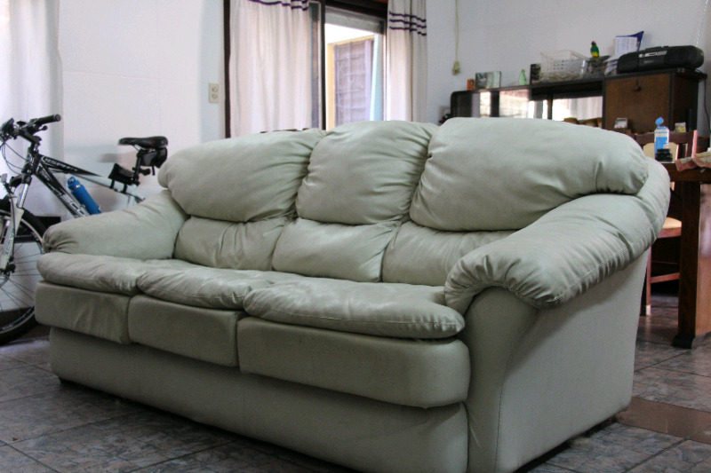 Sillon 3 cuerpos cuero beige, Impecable. Arredo