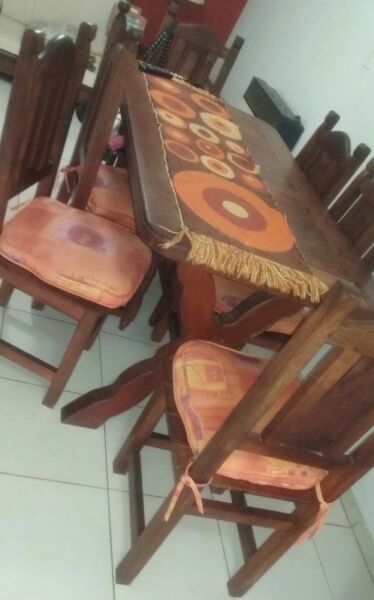 VENDO mesa con 6 sillas
