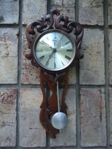 Bonito Reloj De Pared Quartz A Pilas Modelo Antiguo