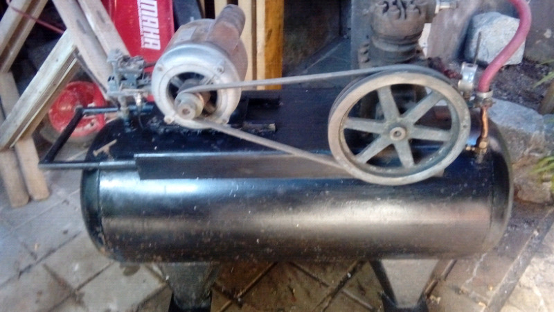 COMPRESOR 150 LTS. FUNCIONANDO