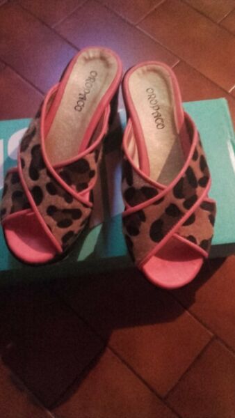 VENDO SANDALIAS ANIMAL PRINT