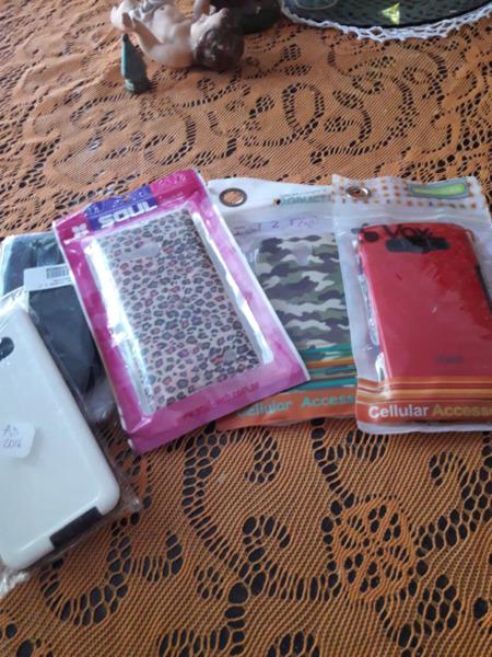 VENDO SET DE FUNDAS NUEVAS PARA CELULARES