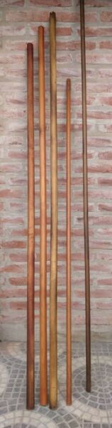 Barrales y soportes de madera para cortinas