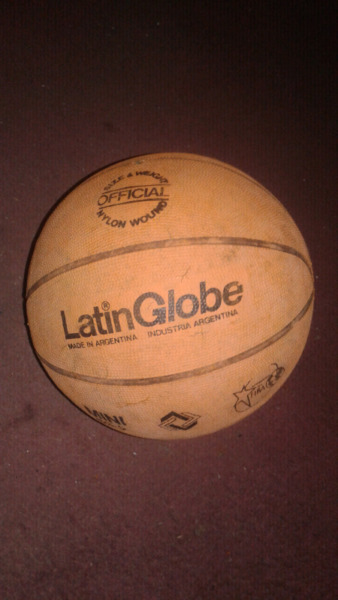 Pelota basket usada