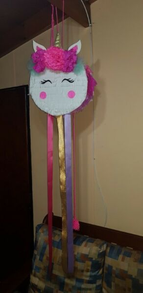 1 Piñata unicornio