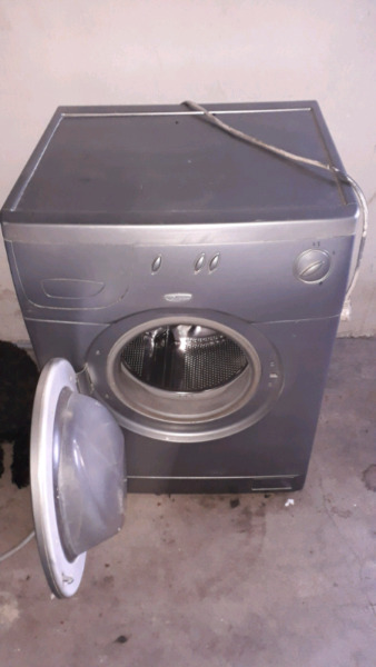 Se vende lavar ropa automatico