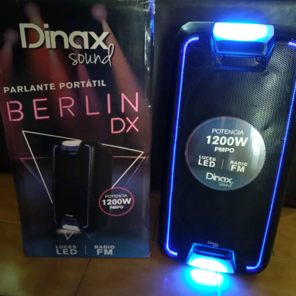 Vendo Parlante Dinax  watts nuevo