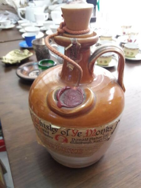 Antiguo Botellon en Ceramica de Gres Wihsky Ye Monks