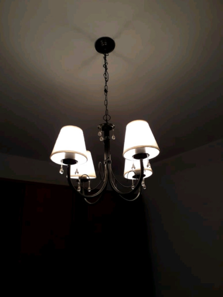 Araña con 4 lámparas