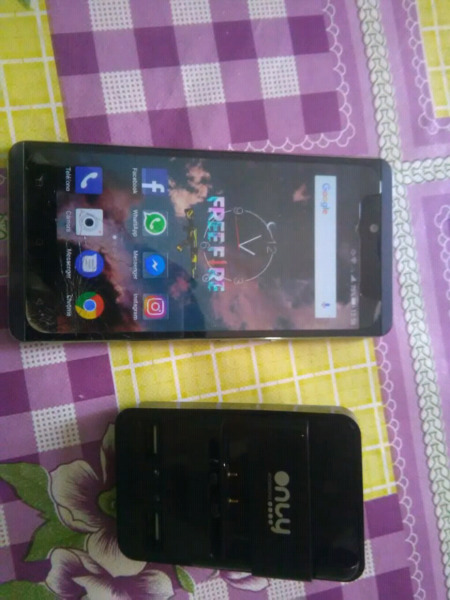 Blu vivo xl