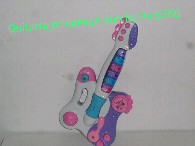 Guitarra princesas c/ luces
