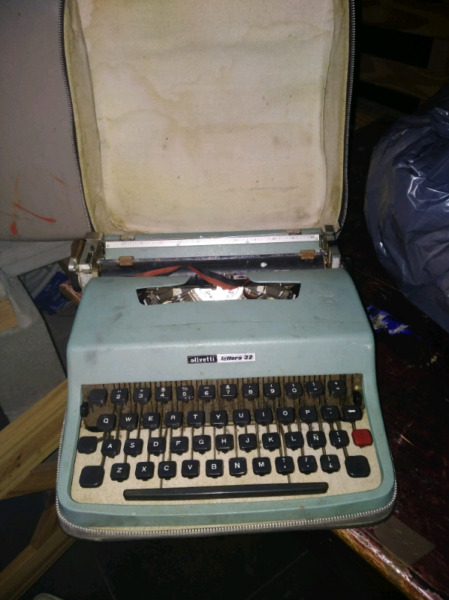 Maquina escribir olivietti 32