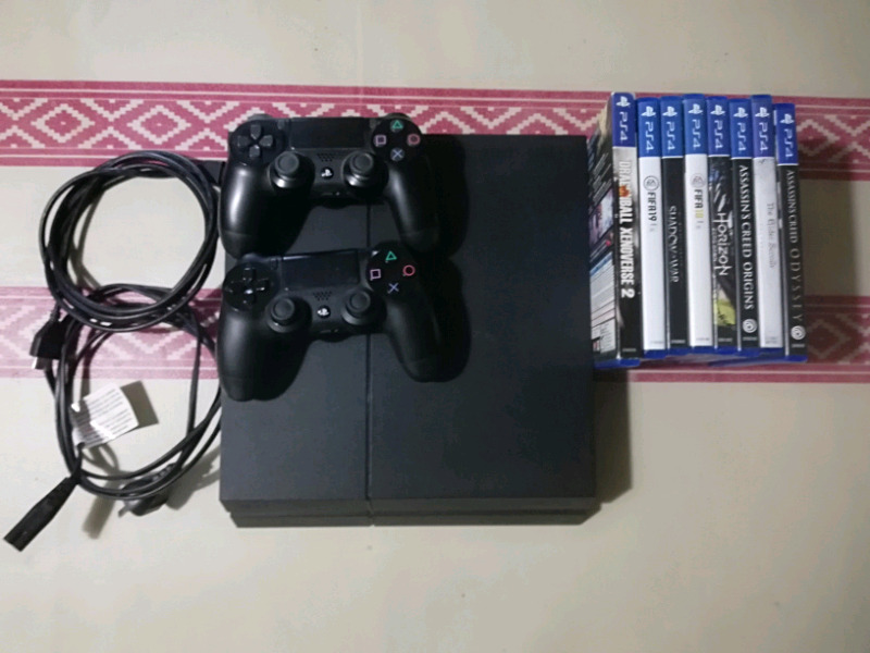 PlayStation gb) + 2 joystick + 8 juegos físicos.