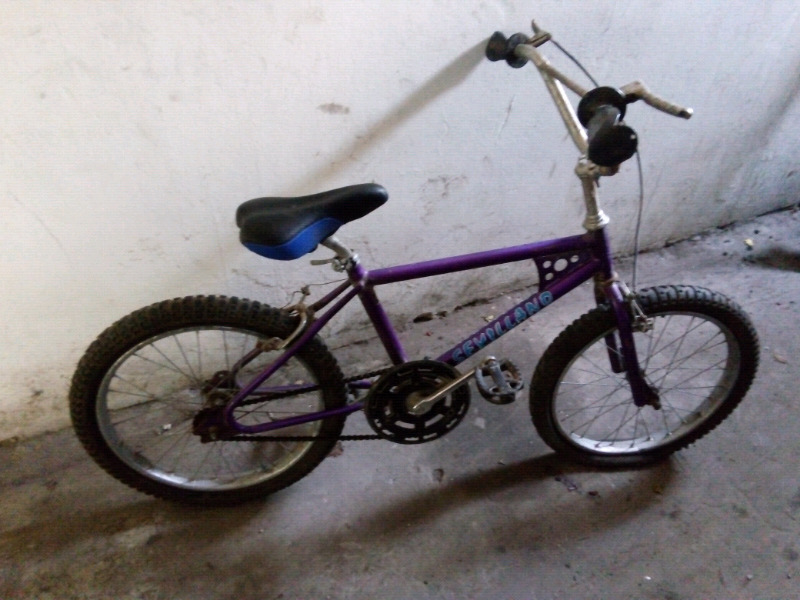 Vendo bicicleta violeta