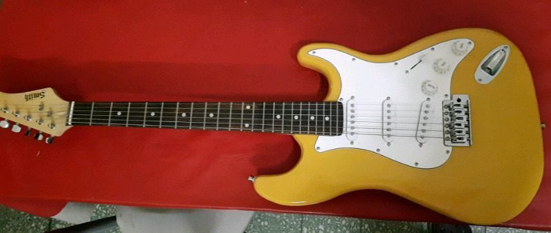 Vendo guitarra electrica tipo stratocaster