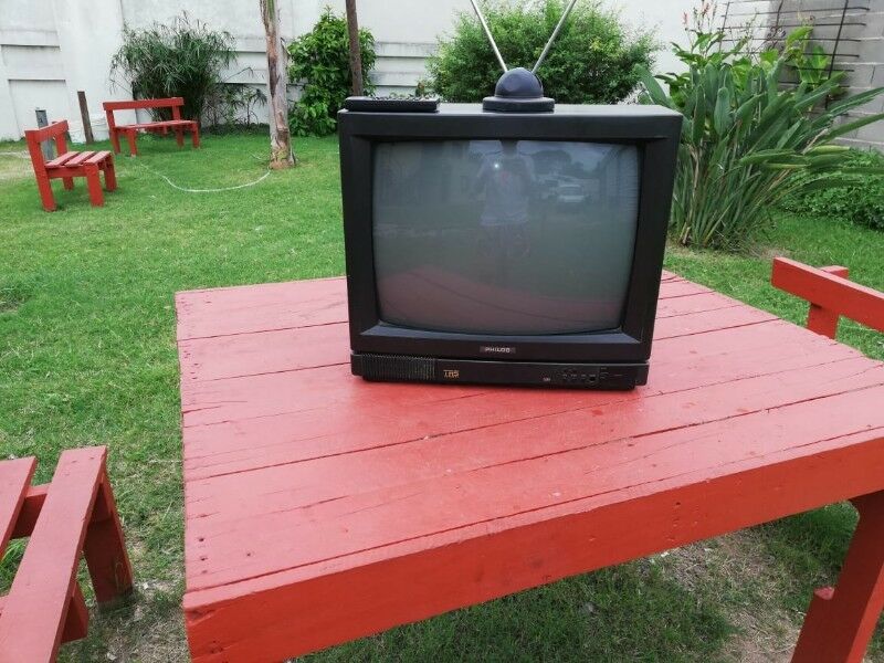 televisor philco con control