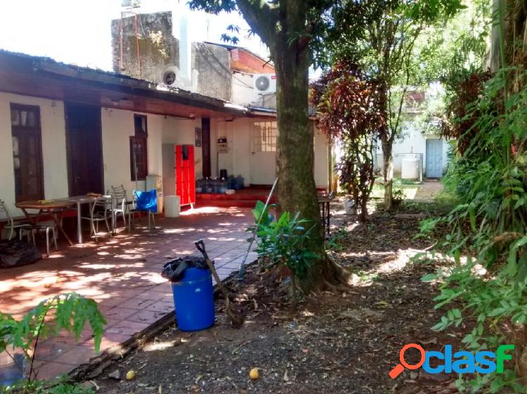 VENDO AMPLIO TERRENO EN MICRO CENTRO (Ref.