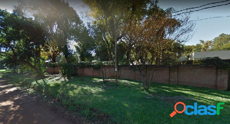 VENDO HERMOSO Y AMPLIO TERRENO CON PISCINA Y QUINCHO