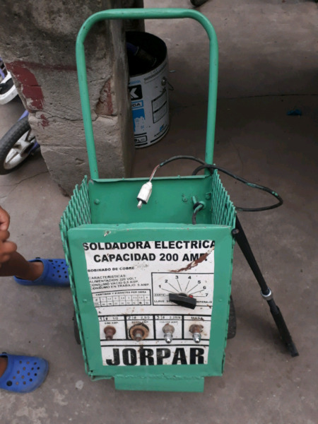 Soldadora electrica 200 amr