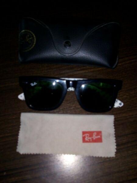 Vendo Gafas Ray Ban Wayfarer Comic Negro Blanco Italy