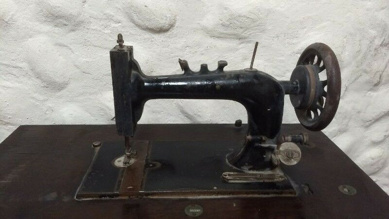 Maquina de coser muy antigua new home