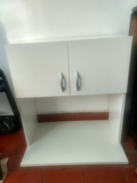 Mueble colgante para microondas