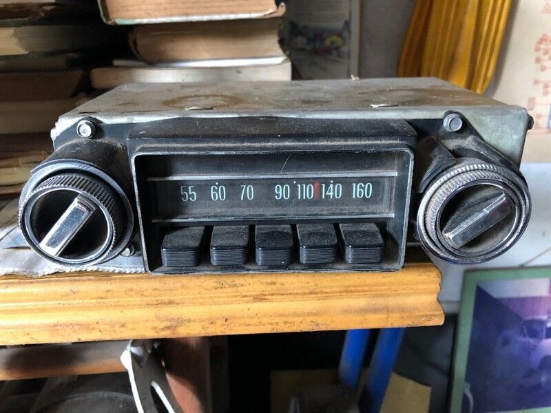 Radio antigua para auto