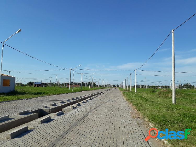 Se vende terreno en La pedrera, barrio abierto en puerto