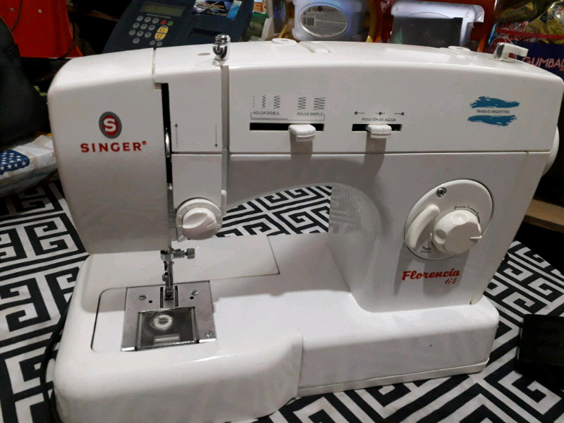 Vendo maquina de coser Florencia 64