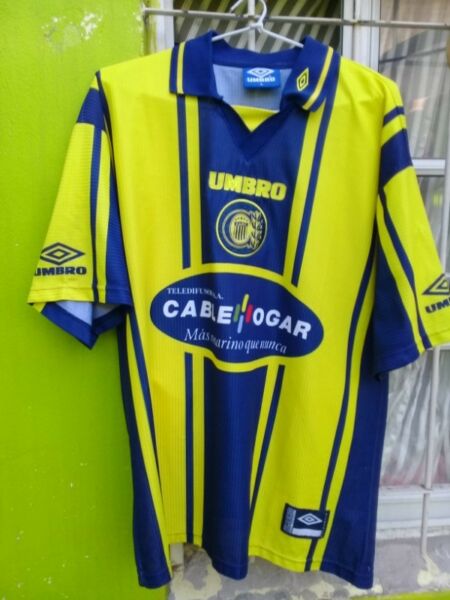 Camiseta  umbro rosario central