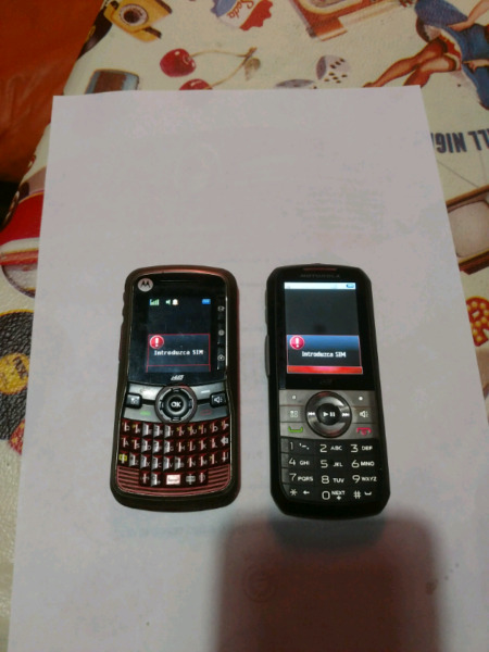 Dos Nextel Motorola con cargador