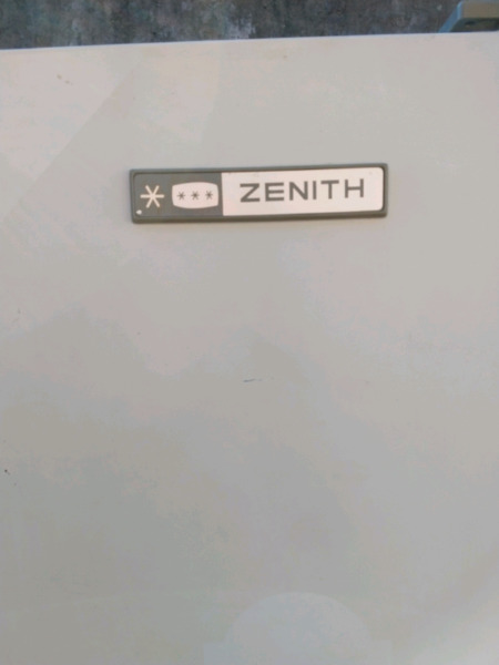 Heladera con Freezer Zenith, tropical ****.
