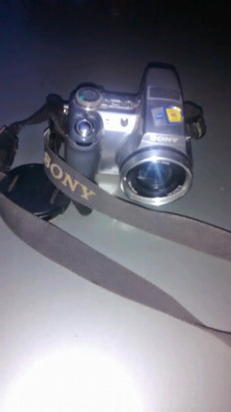 Maquina de fotos Sony DSC - h2
