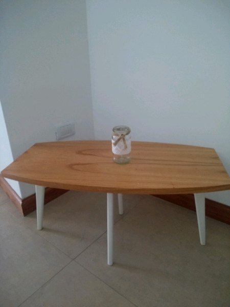 Mesa ratona de madera